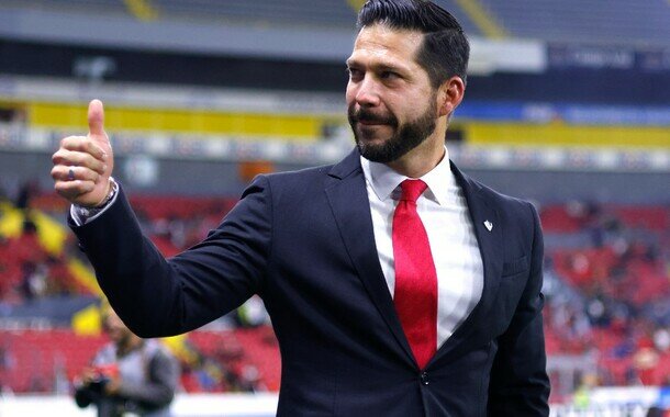 Pachuca oficializa a Benjamín Mora como nuevo técnico