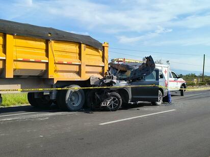 Tragedia en la carretera 57: mueren dos personas tras impactarse contra un tráiler