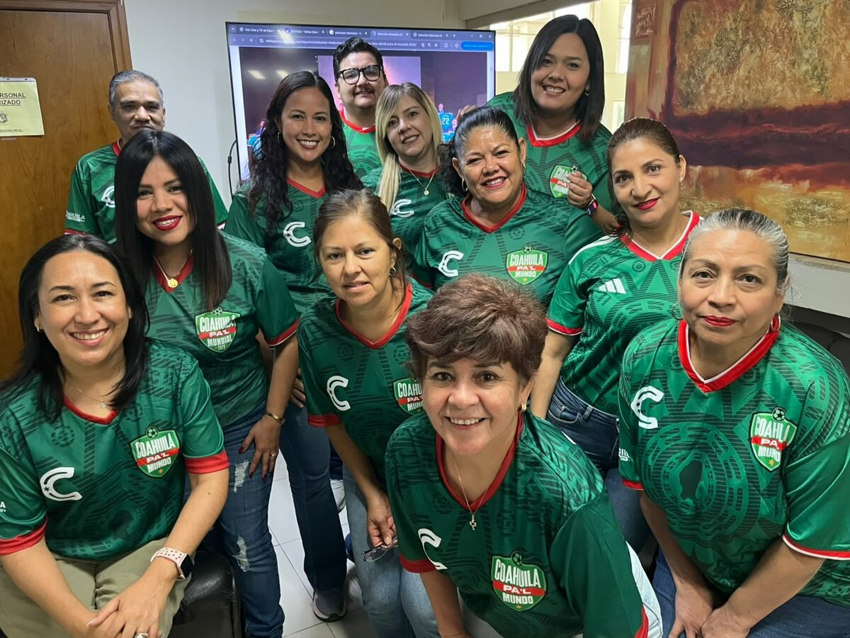 Departamentos de la Presidencia Municipal de Monclova visten los colores de México por inicio del Mundial 2026