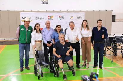 DIF Coahuila entrega 104 aparatos funcionales en San Juan de Sabinas