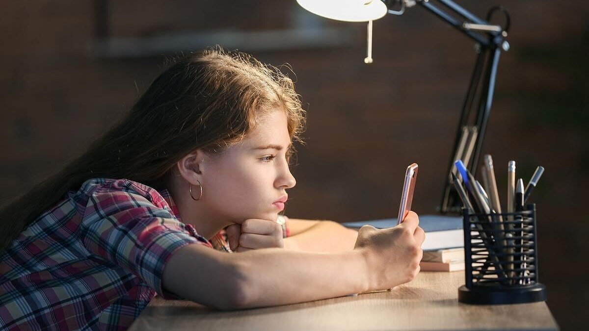 Casi 1 de cada 5 jóvenes recurre a chatbots de IA para recibir consejos sobre salud mental