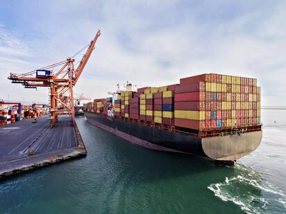 México registra crecimiento industrial, récord de exportaciones y turismo en abril