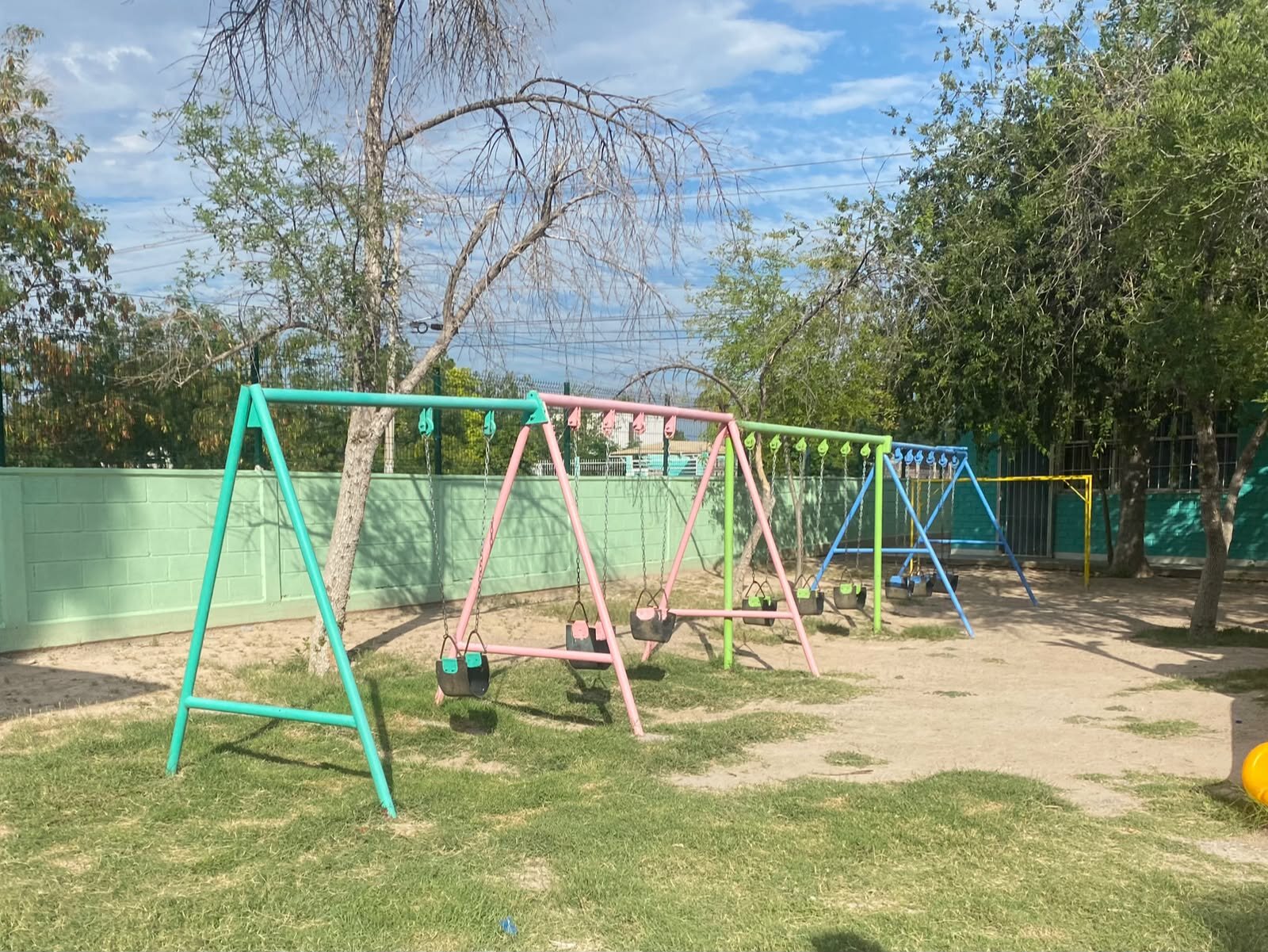 Revisarán juegos infantiles en escuelas y plazas