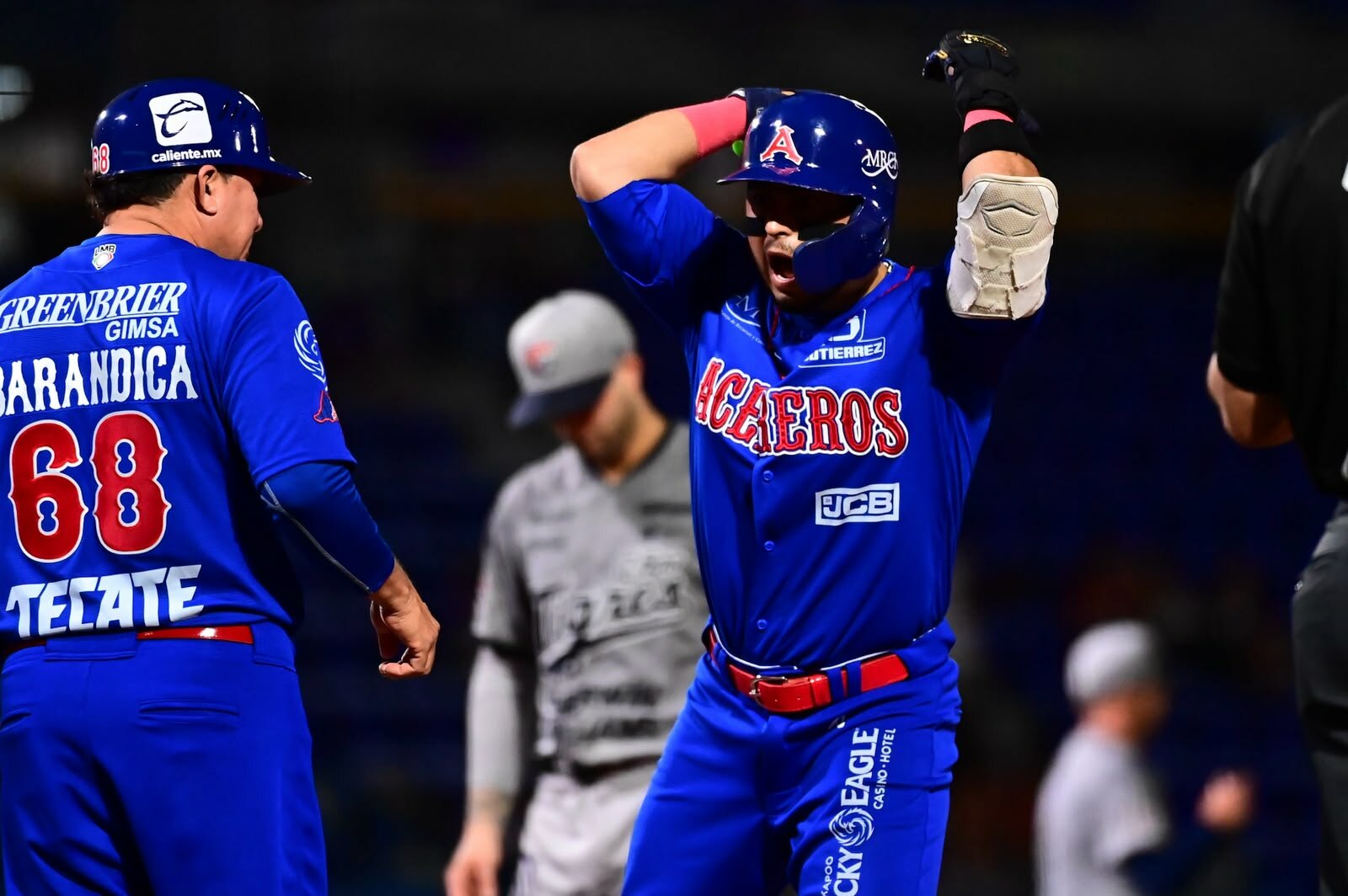 Acereros pega primero y vence a Tigres 