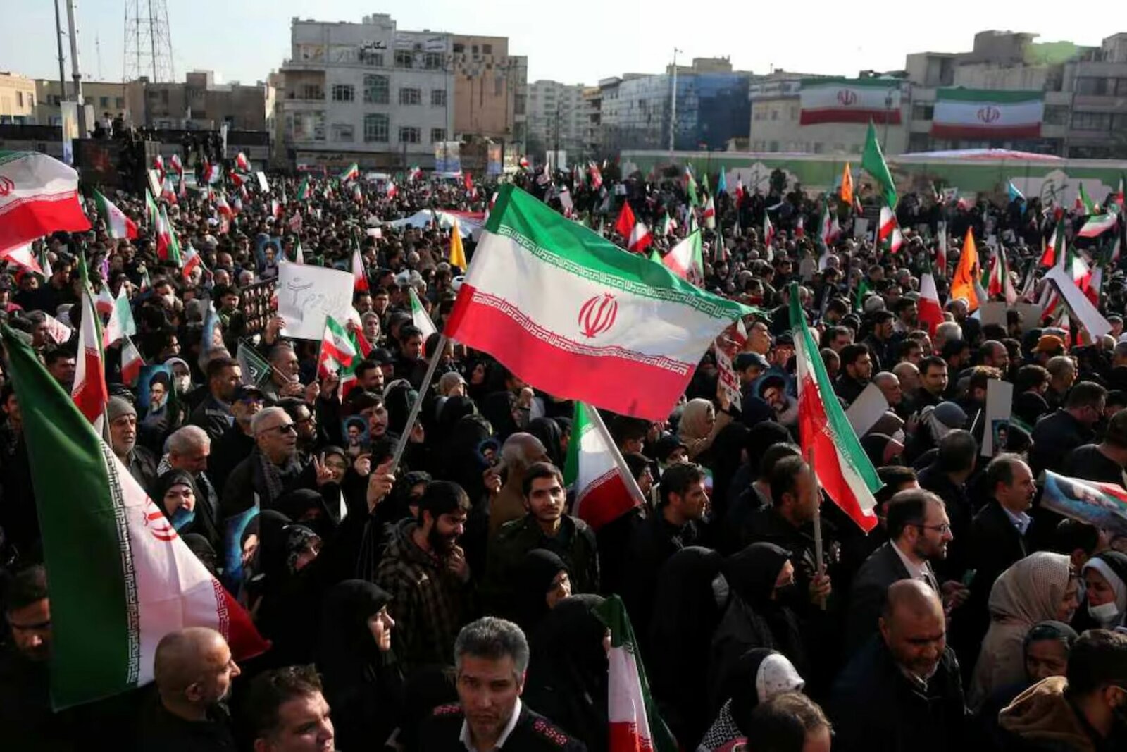 Irán descarta firmar acuerdo con EU este domingo pese a avances