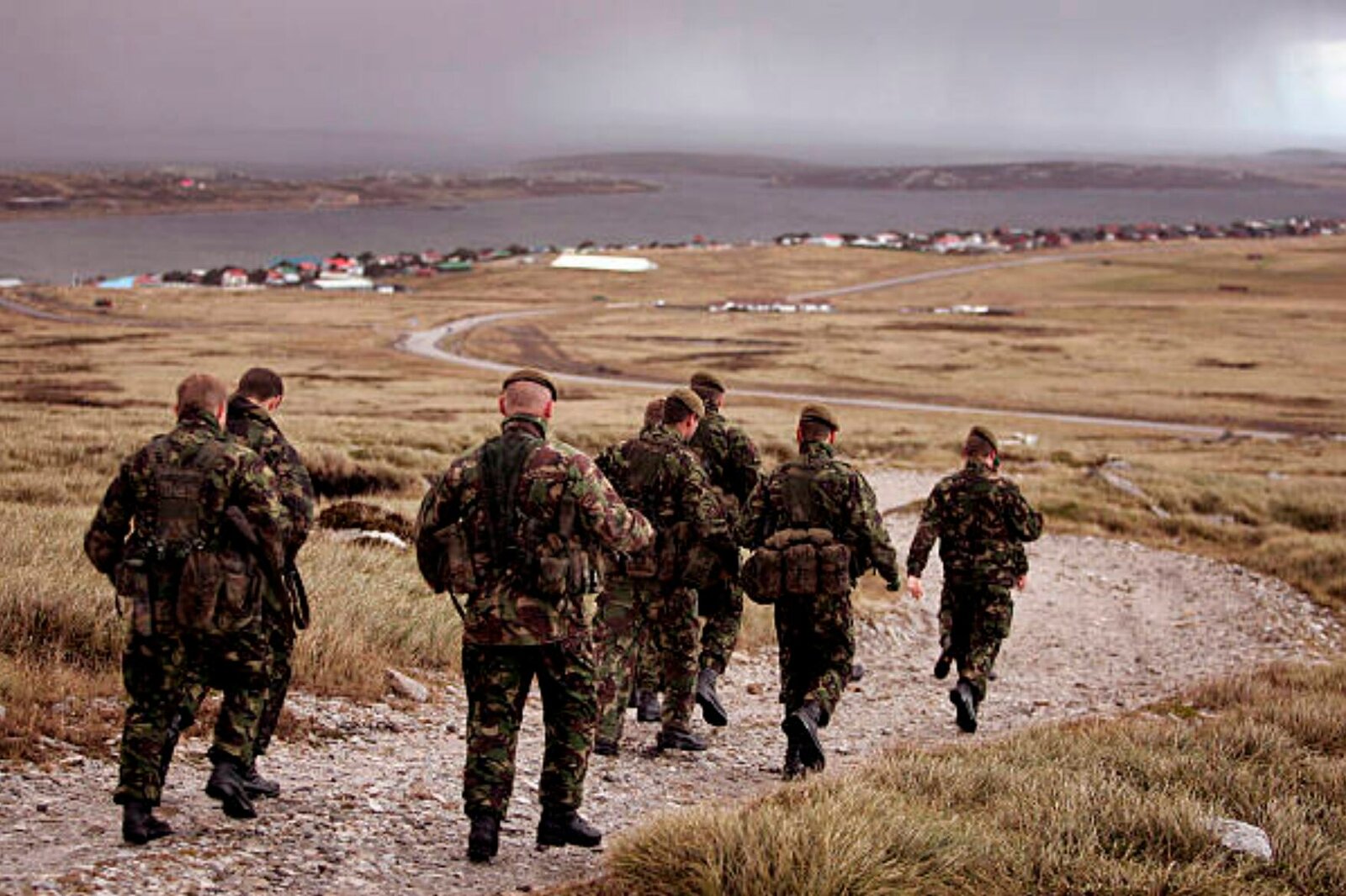 Denuncian ejercicios militares en zonas de búsqueda en Argentina