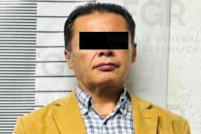 La FGR detuvo en Veracruz a Héctor Taurino Landa Cabrera, exfuncionario del SAT, investigado por presunto enriquecimiento ilícito relacionado con una propiedad