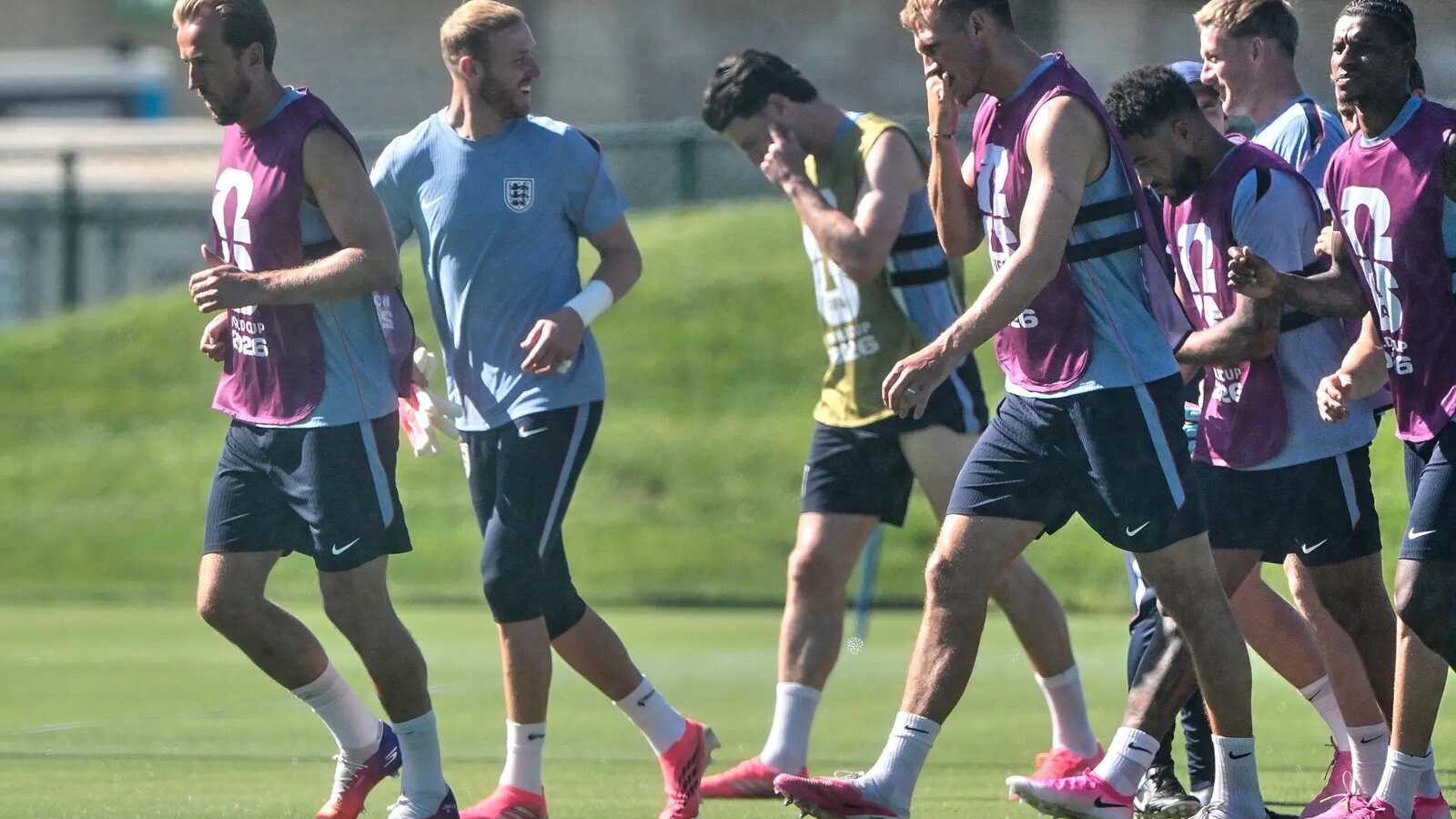 Acusan a dos hombres por robo de equipo de Inglaterra