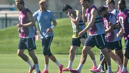 Acusan a dos hombres por robo de equipo de Inglaterra