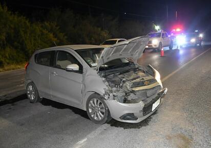 Adulto mayor provoca choque al incorporarse a carretera