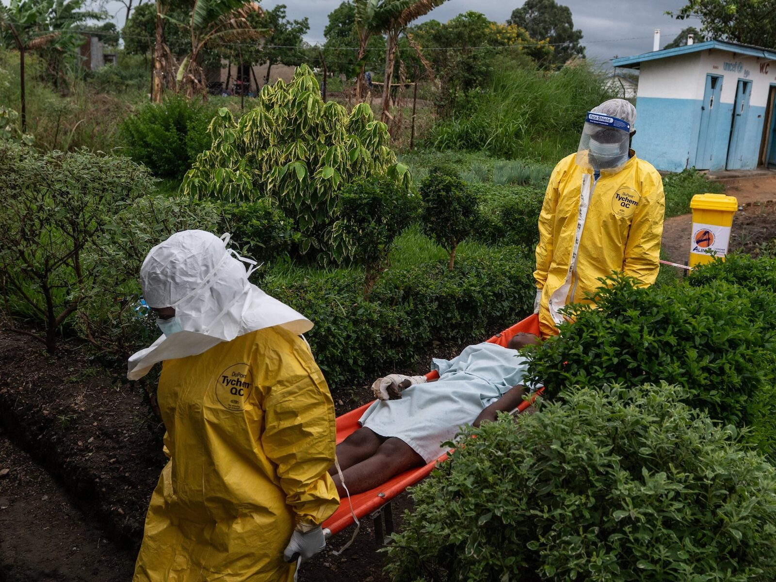 Ataque a equipo funerario de ébola en Congo eleva riesgo de contagios