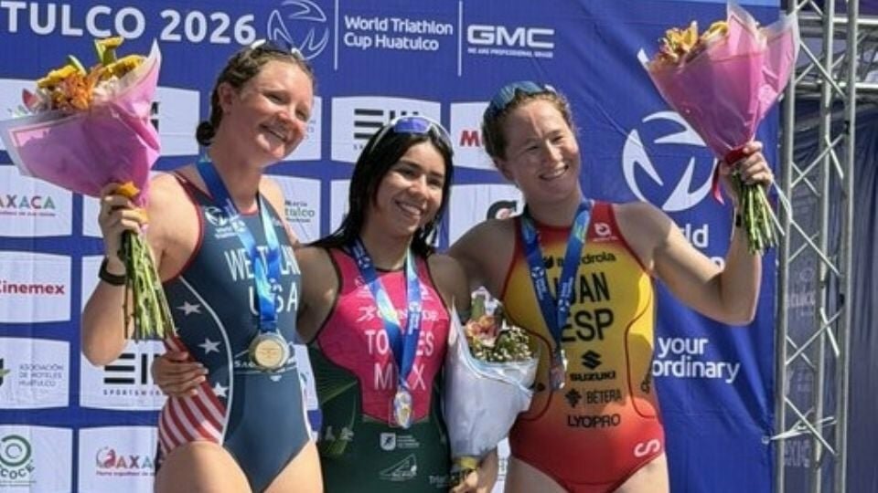 Ana María Torres campeona mundial de triatlón en Huatulco