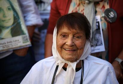 Taty Almeida, histórica dirigente de Madres de Plaza de Mayo Línea Fundadora, murió a los 95 años en Buenos Aires tras semanas de hospitalización.