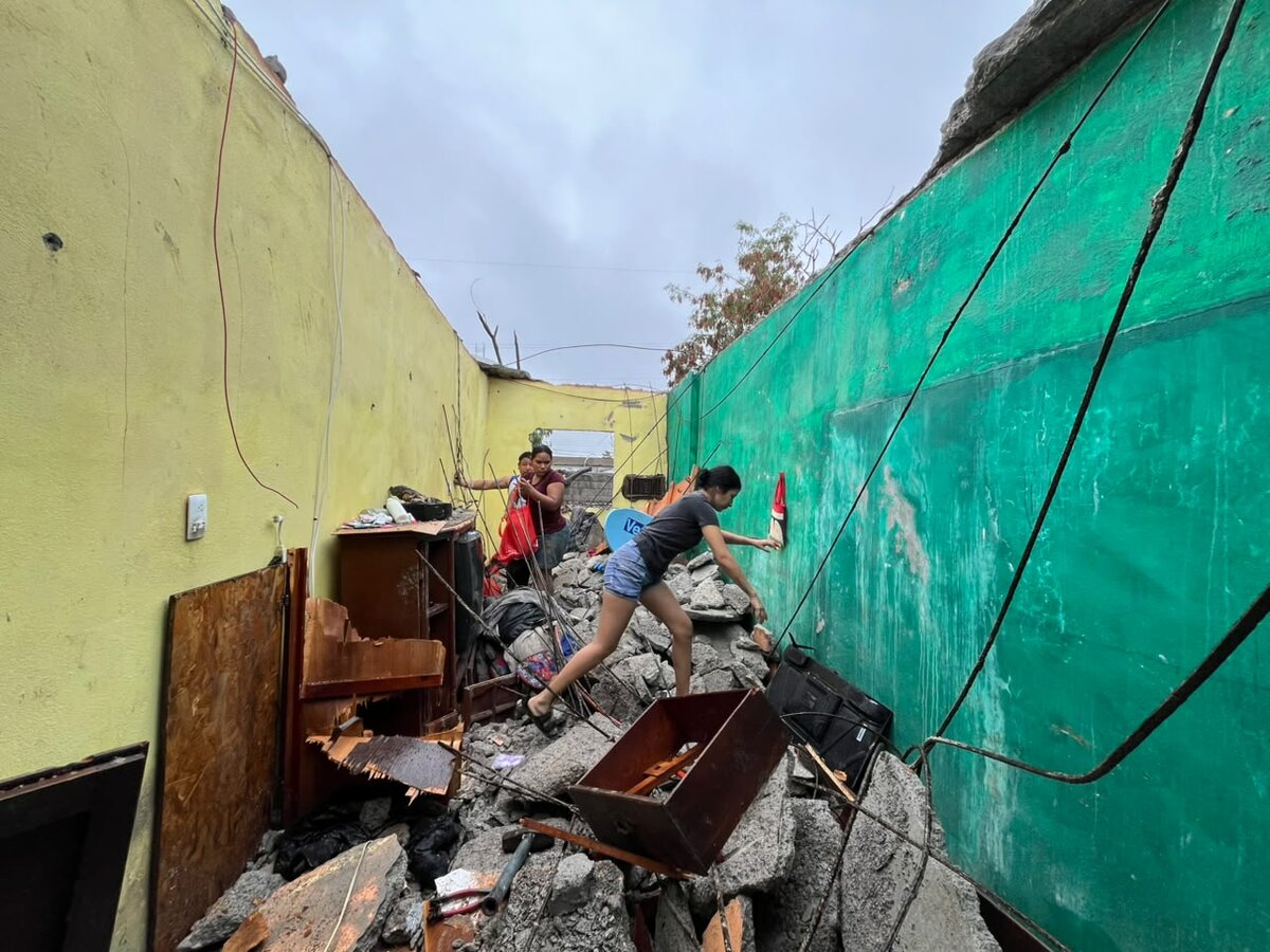Colapsa techo de vivienda en la colonia Tierra y Libertad por intensas lluvias en Monclova