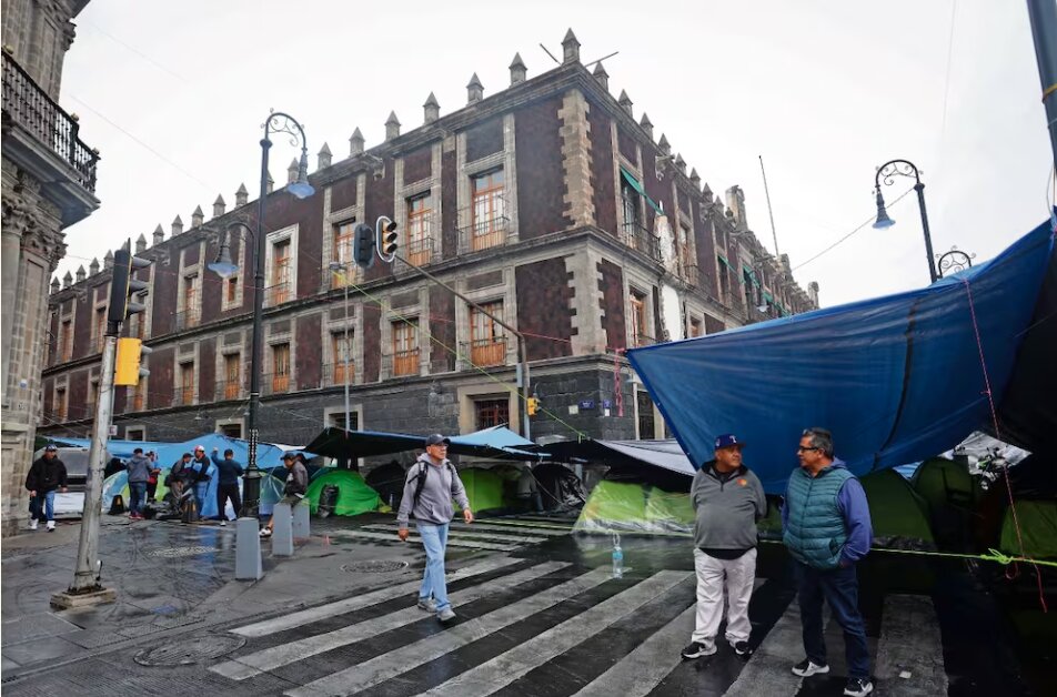 CNTE reduce bloqueos en el Centro Histórico tras 15 días de paro
