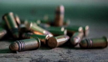 Un ataque armado en un restaurante de Playa del Carmen dejó una persona muerta y tres trabajadores heridos, mientras autoridades investigan el caso.  Un ataque