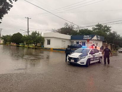 Lluvias obligan cierre de calles; Mantienen alerta preventiva