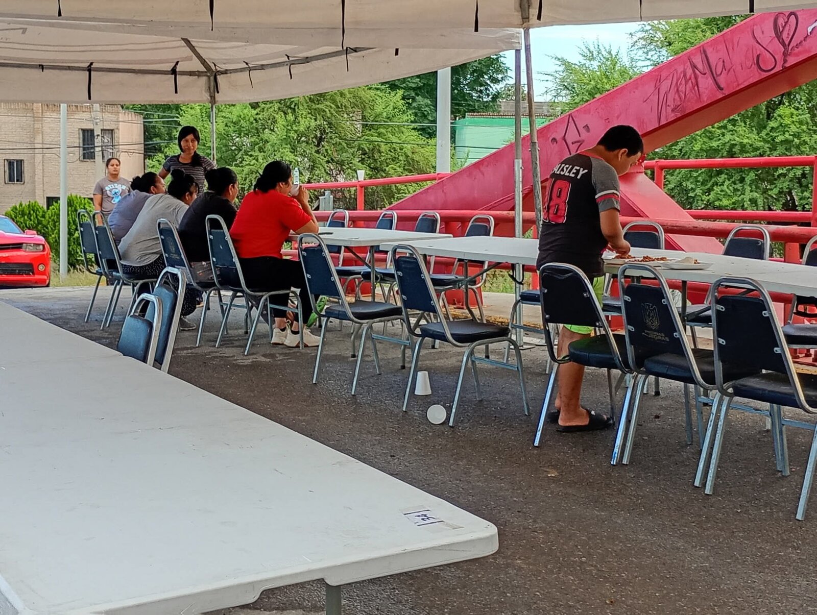 Ejército Mexicano entrega alimentos a familias afectadas por las lluvias en Piedras Negras