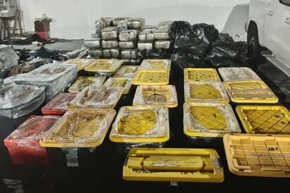Decomisan arsenal, granadas y droga en cateos realizados en Veracruz