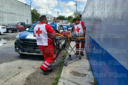 Convulsiona detenido en celdas municipales; termina hospitalizado bajo custodia