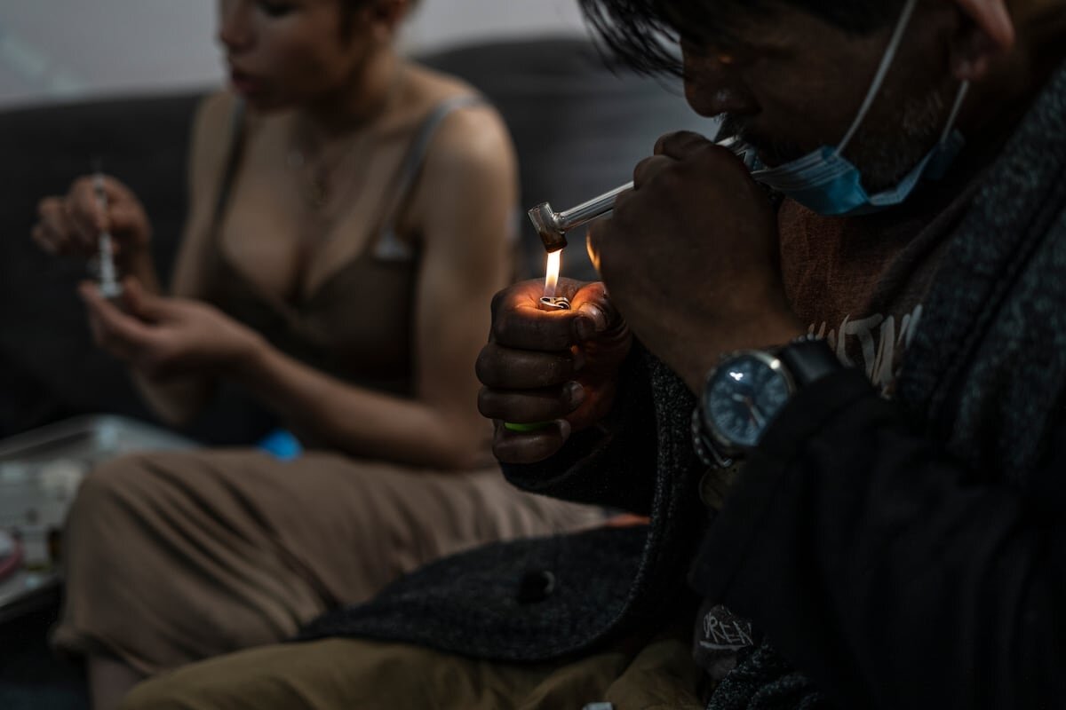Los consumidores de fentanilo toman dosis diarias 60 veces el nivel letal