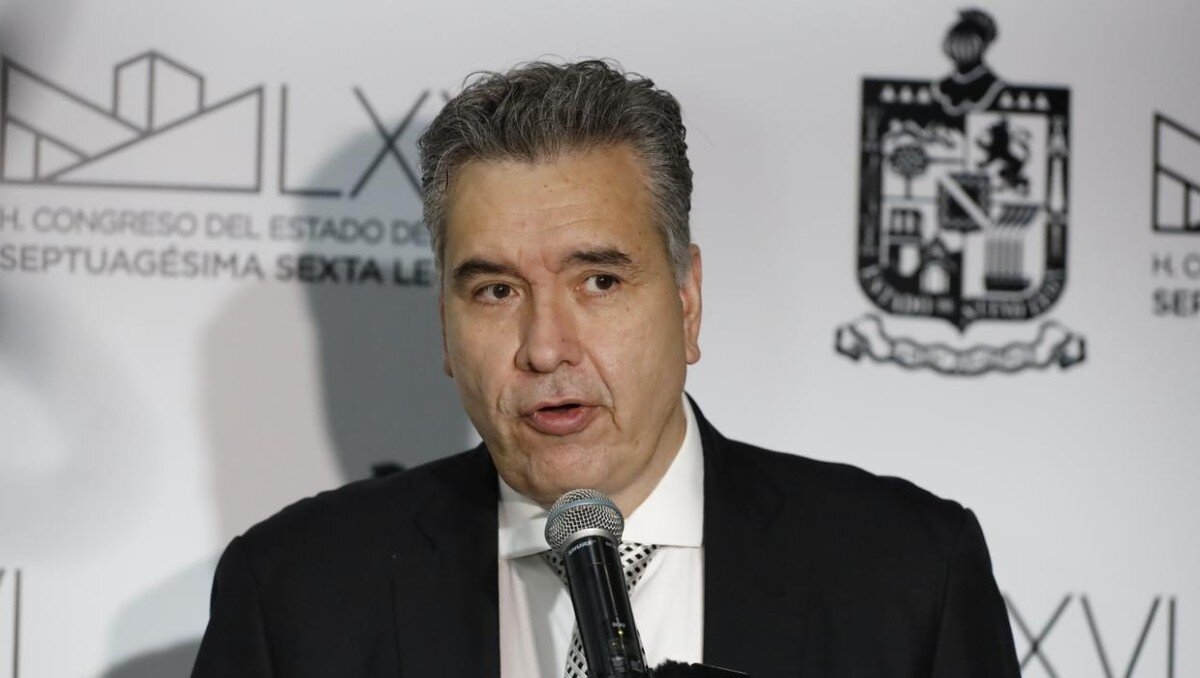 Waldo Fernández pide licencia como senador