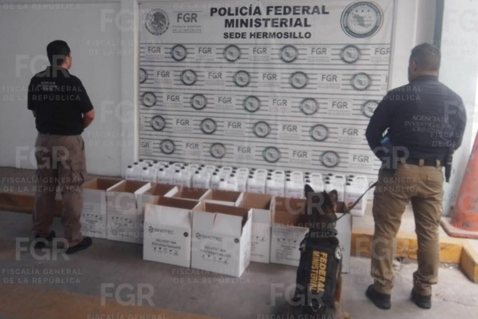 Aseguran en Hermosillo 200 litros de metanfetamina enviados por paquetería