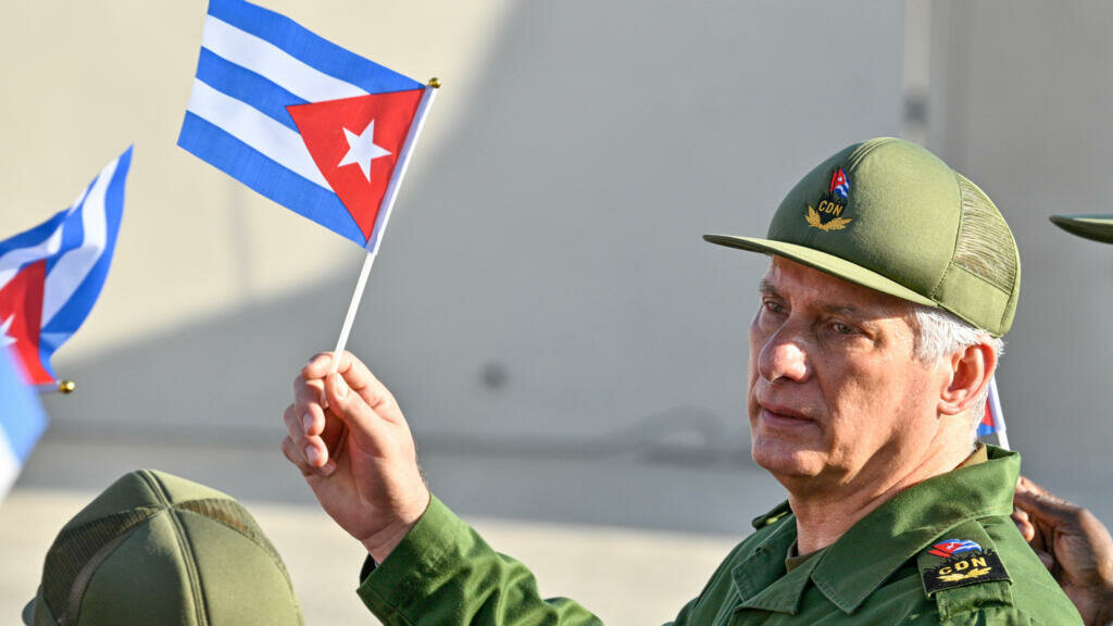 Partido Comunista de Cuba analiza reformas económicas ante crisis y bloqueo de EU