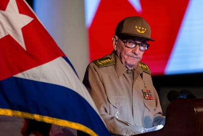 Raúl Castro respaldó las reformas económicas impulsadas por el gobierno cubano, que buscan atraer inversión, ampliar la participación privada y enfrentar