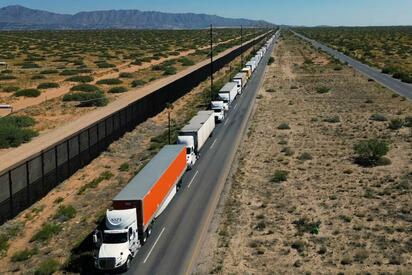La Canacar informó que 20 mil operadores mexicanos perdieron sus visas de trabajo en Estados Unidos debido a nuevas exigencias sobre el dominio del idioma
