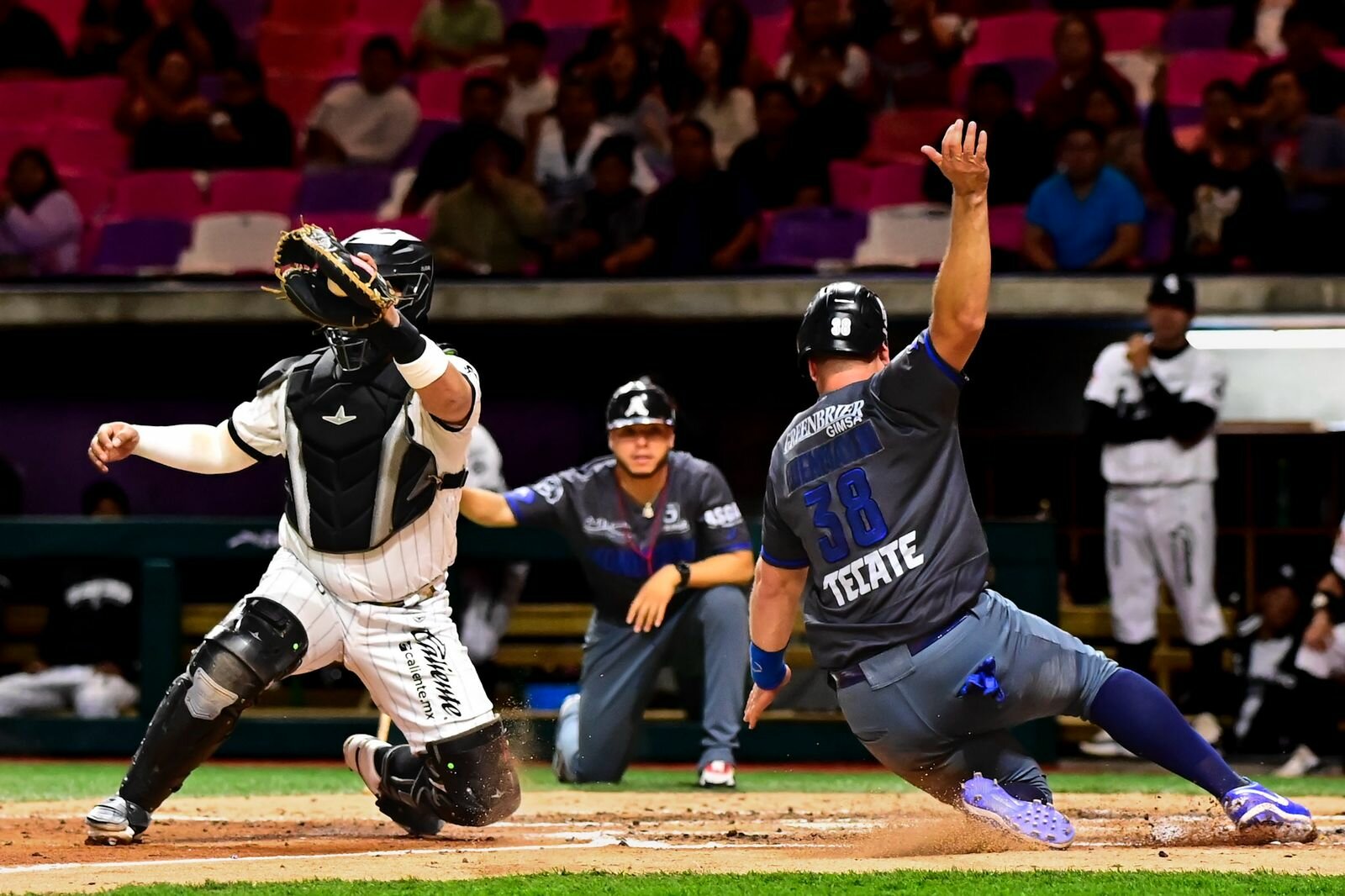 Oaxaca iguala la serie al vencer a los Acereros