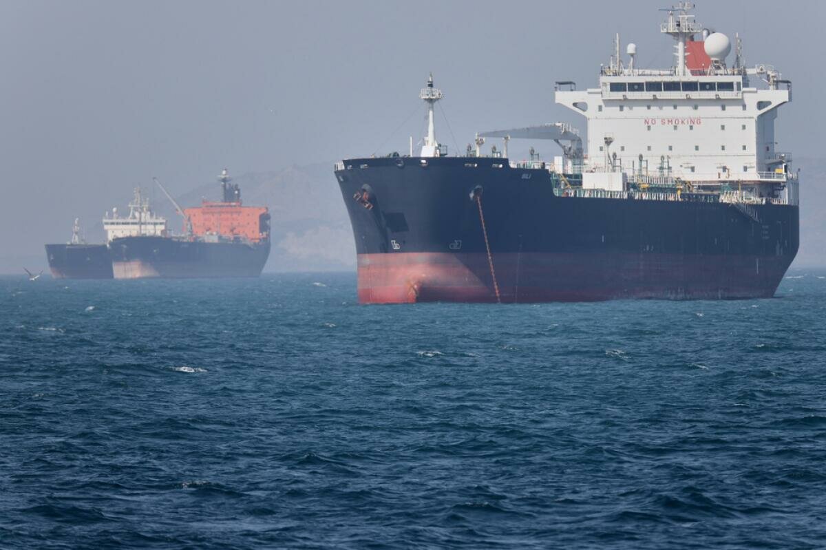 Superpetroleros cruzan Ormuz tras acuerdo entre EU e Irán
