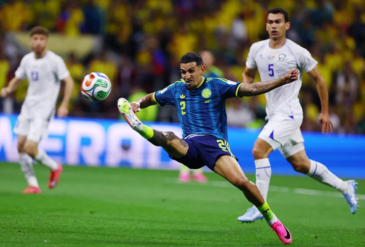 Daniel Muñoz hace historia con Colombia al marcar en el Estadio Ciudad de México