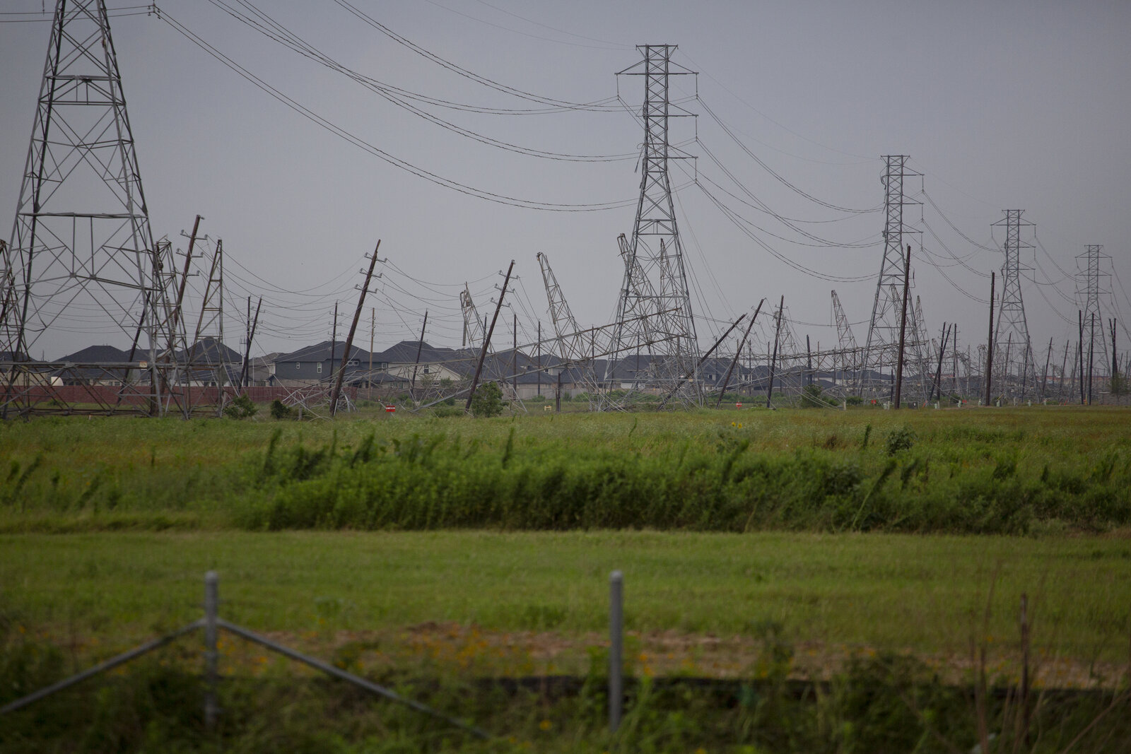 Regulador de EU revisará reglas eléctricas por auge de centros de datos
