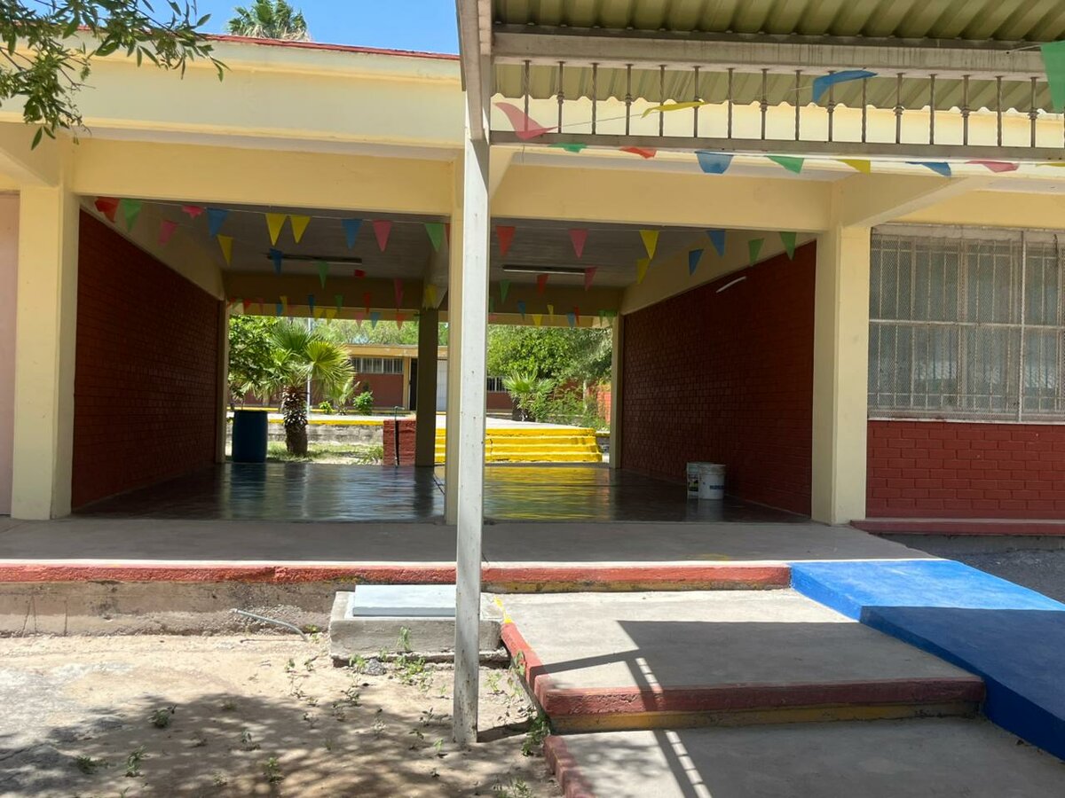 CAM 32 de Frontera enfrenta conflicto interno tras señalamientos de padres de familia contra directora