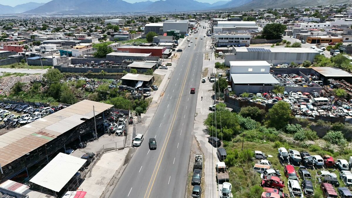 Entrega Javier Díaz mejoras en la Avenida Otilio González
