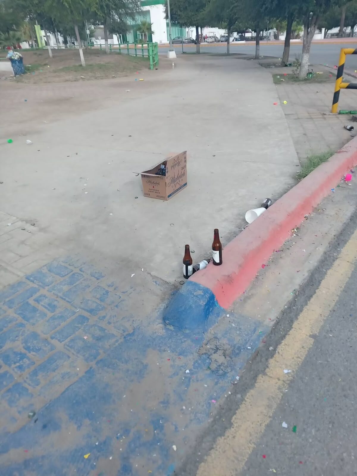 Festejo de México en Monclova dejó calles llenas de basura