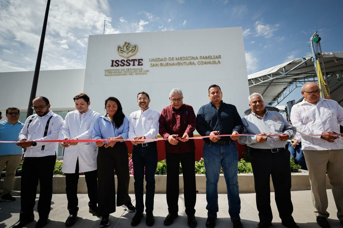 ISSSTE Autoridades sindicales y docentes recorren nueva clínica del ISSSTE en San Buenaventura este viernes.  Este viernes fue inaugurada de manera oficial la nueva