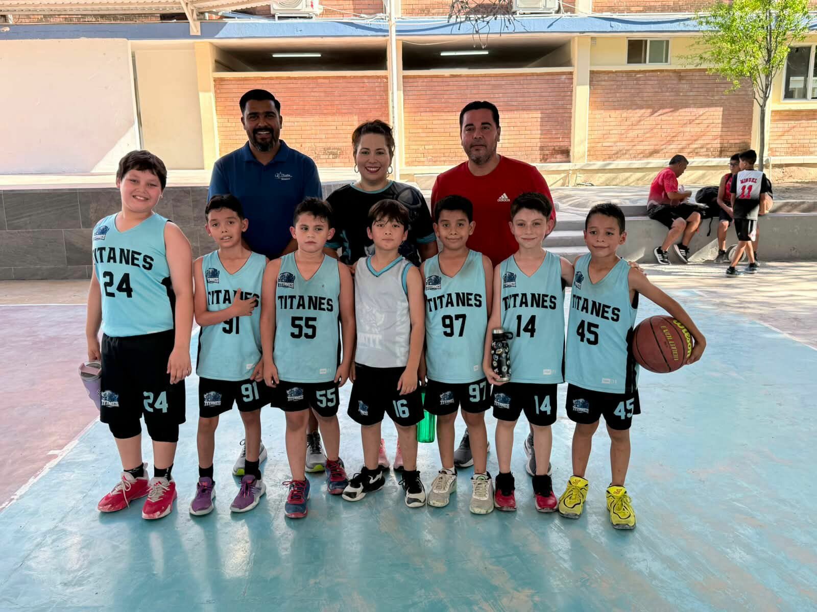 Titanes 2016-0217: tercer lugar en la Liga de Basquetbol Escolar