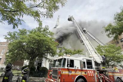 Un incendio en Brooklyn destruyó la South Bushwick Reformed Church, histórico templo de 1853, sin dejar lesionados pero con severos daños estructurales