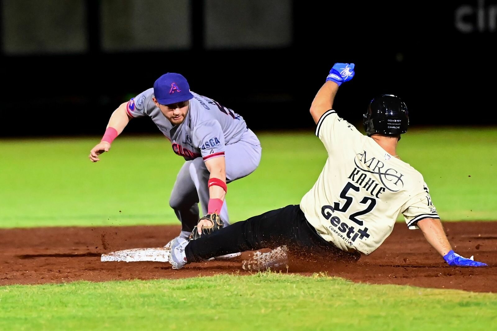 Cae Acereros por paliza ante Piratas de Campeche