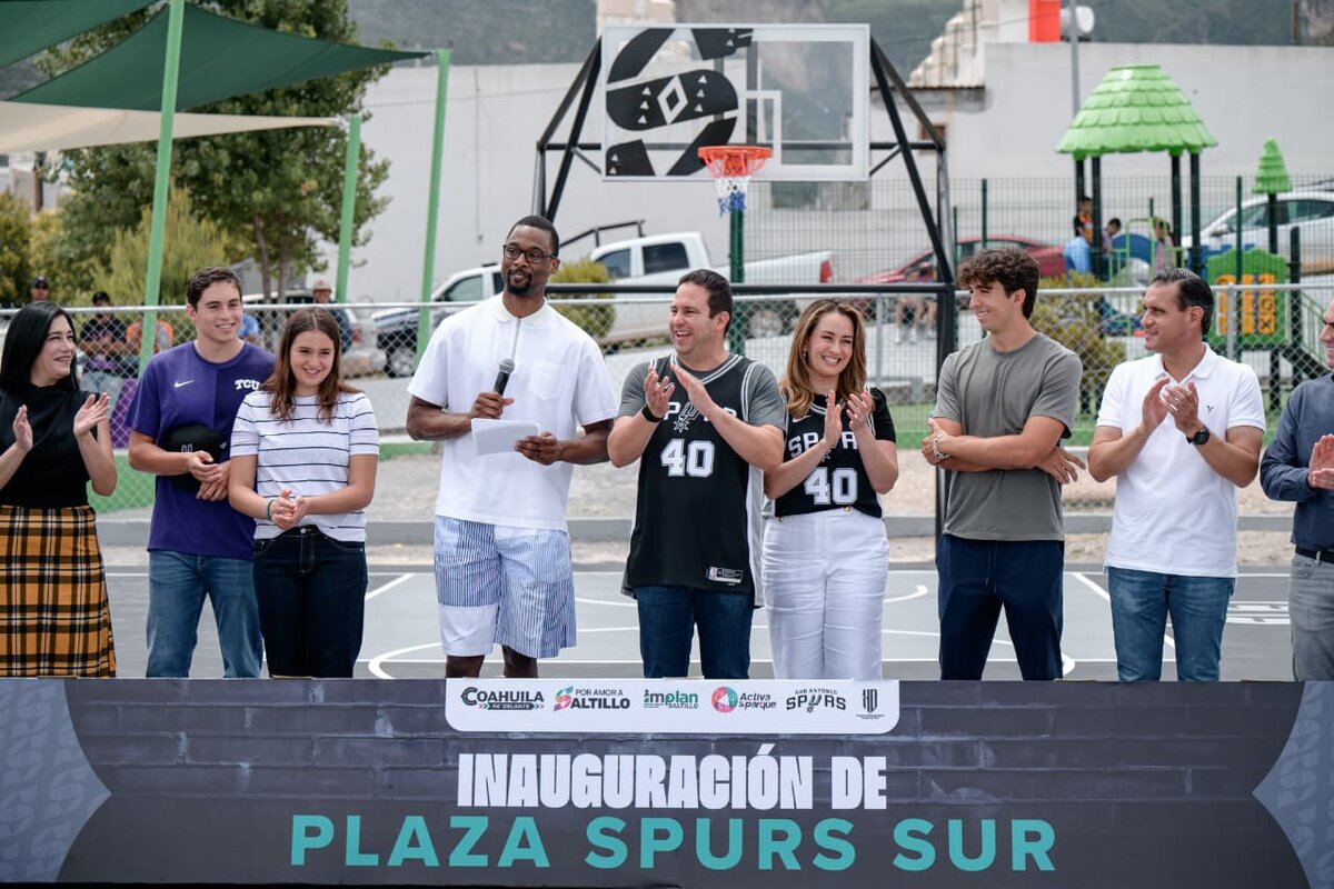 Inauguran las plazas Satélite Sur Spurs y Lomas del Refugio Spurs