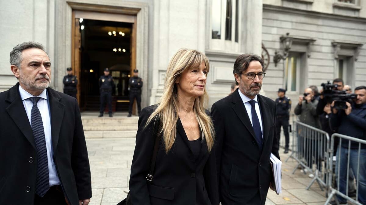 Begoña Gómez, esposa del presidente de España, irá a juicio por presuntos delitos de corrupción y malversación