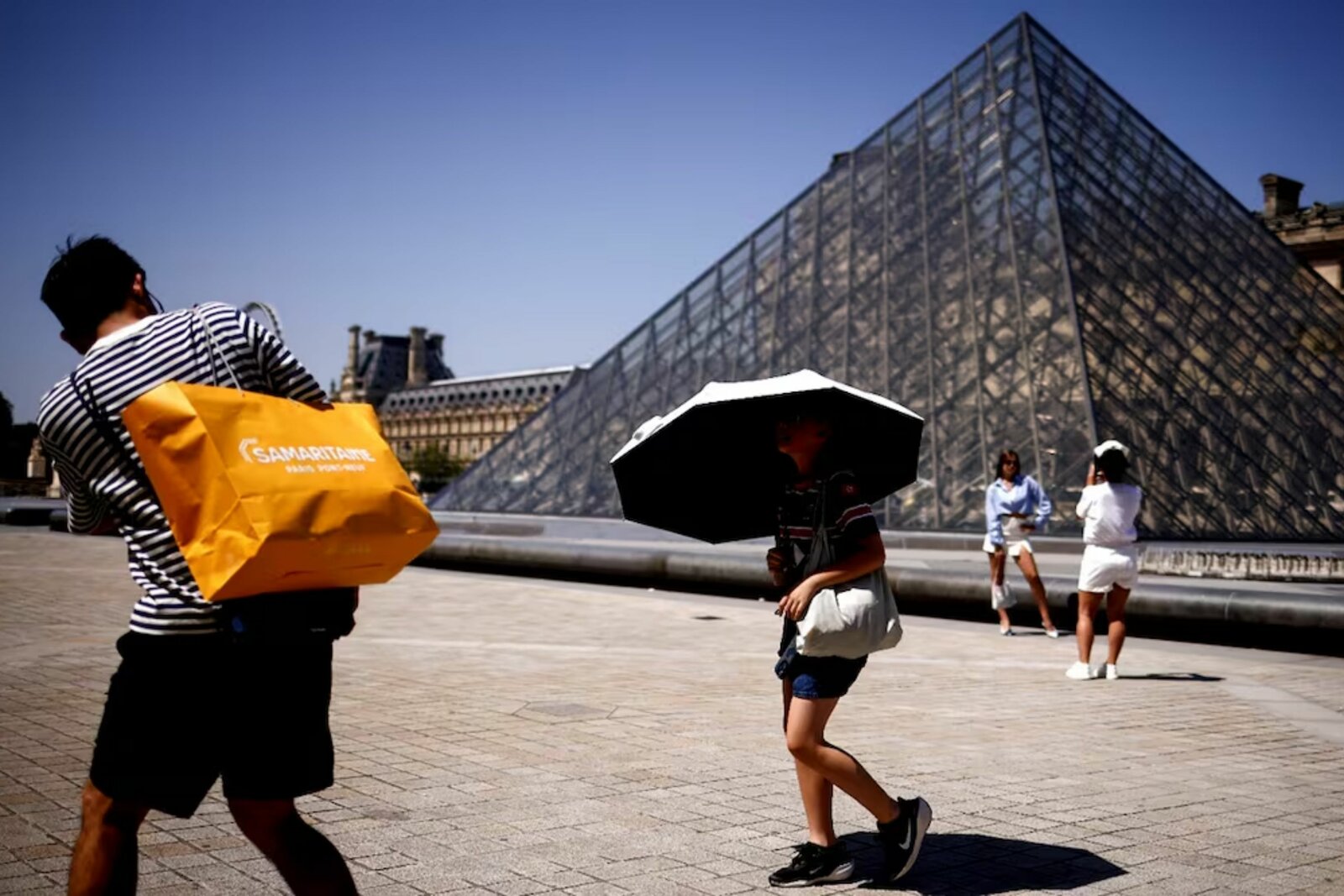 Ola de calor afecta a Francia y obliga a cancelar trenes y clases
