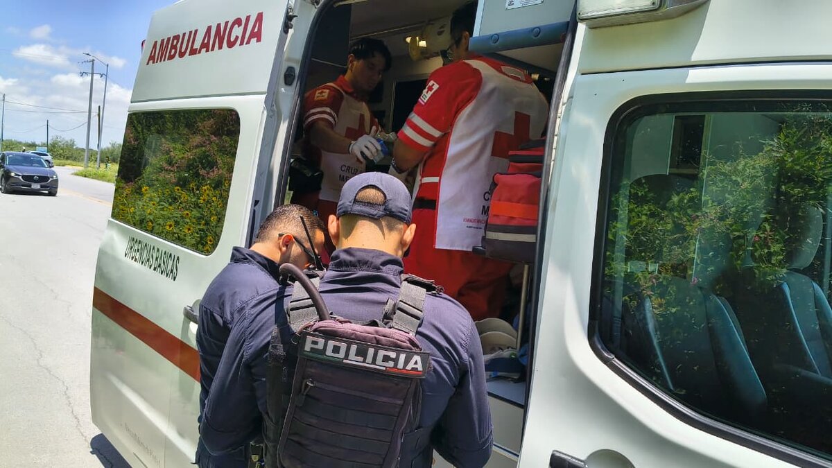 Camioneta huye tras derribar a motociclista en la avenida Lázaro Cárdenas; activan revisión de cámaras del C2