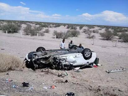 El accidente movilizó a los cuerpos de rescate y seguridad.  San Pedro, Coahuila.- La presencia de unidades de rescate, maniobras de atención médica y el flujo