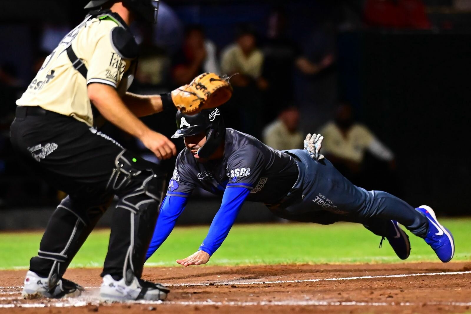 Acereros deja ir ventaja en los últimos innings y pierde el juego y la serie 