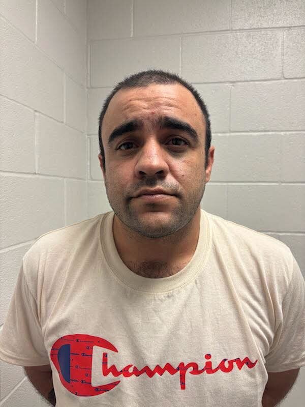 Deportación: Se trata de Rogelio Mendiola, quien contaba con una orden de aprehensión vigente emitida por autoridades del condado de Cameron.