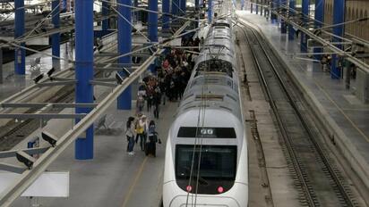 Caos en las vías: el incendio que paralizó horas el tren de alta velocidad 