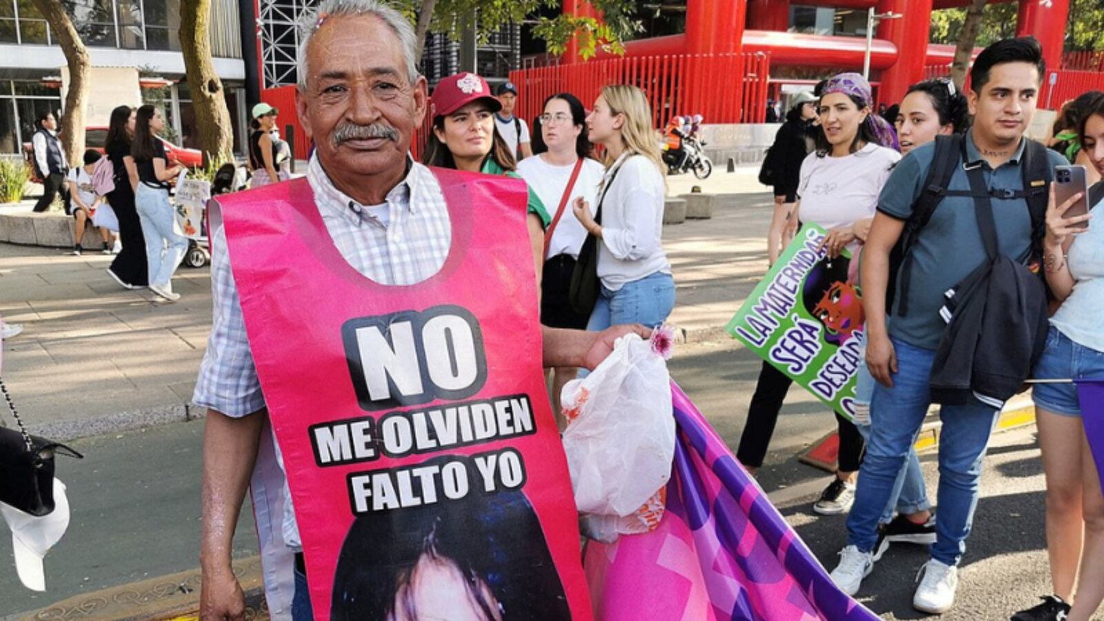Hombres que buscan a sus hijos pese al estigma social